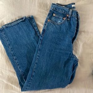 Levi’s Ribcage Jeans high rise  27